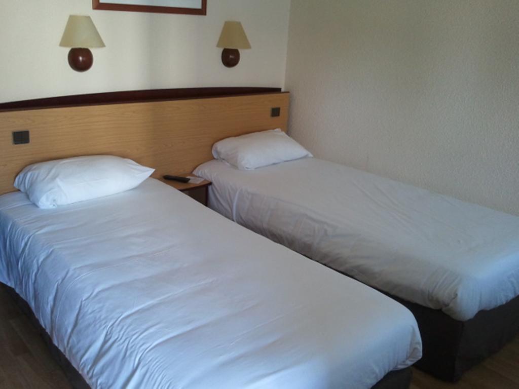 Campanile Bordeaux Ouest - Le Bouscat Hotel Room photo